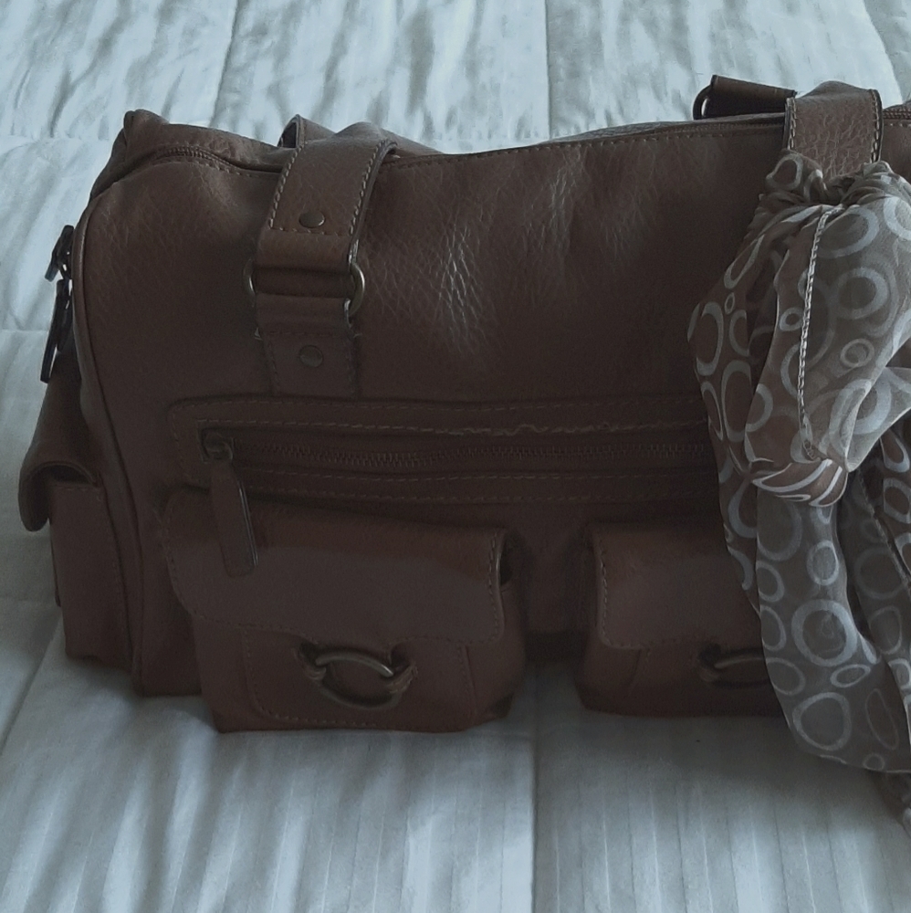 Beige leather purse